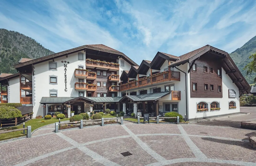 Aparthotel Majestic-1